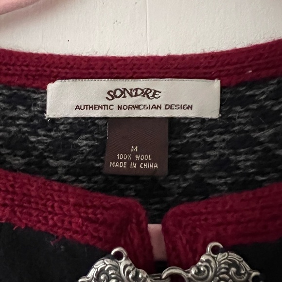 Sondre Norwegian Wool Pewter Clasp Birdseye Patterned Nordic Winter Ski Sweater - Picture 8 of 13